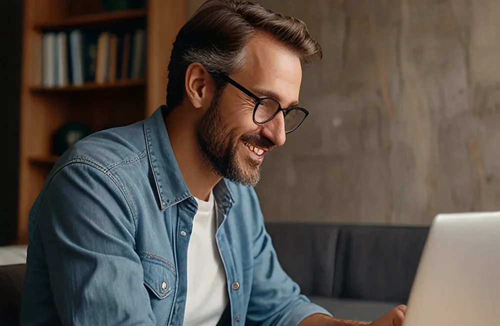 We design user interfaces and user experiences focused on usability, clarity, and conversion—ensuring every application and platform is intuitive, efficient, and aligned with real user behavior.
